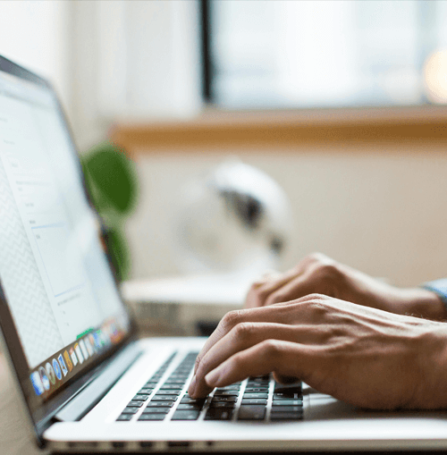 Zeltix AI illustrasjon av supportteam